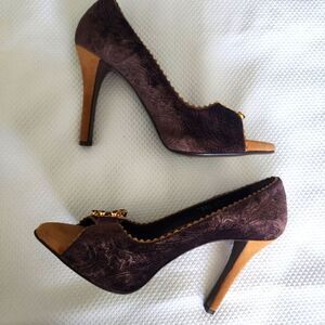 Le Silla brooch jewel buckle velvet peep toe pumps heels shoes made in Italy